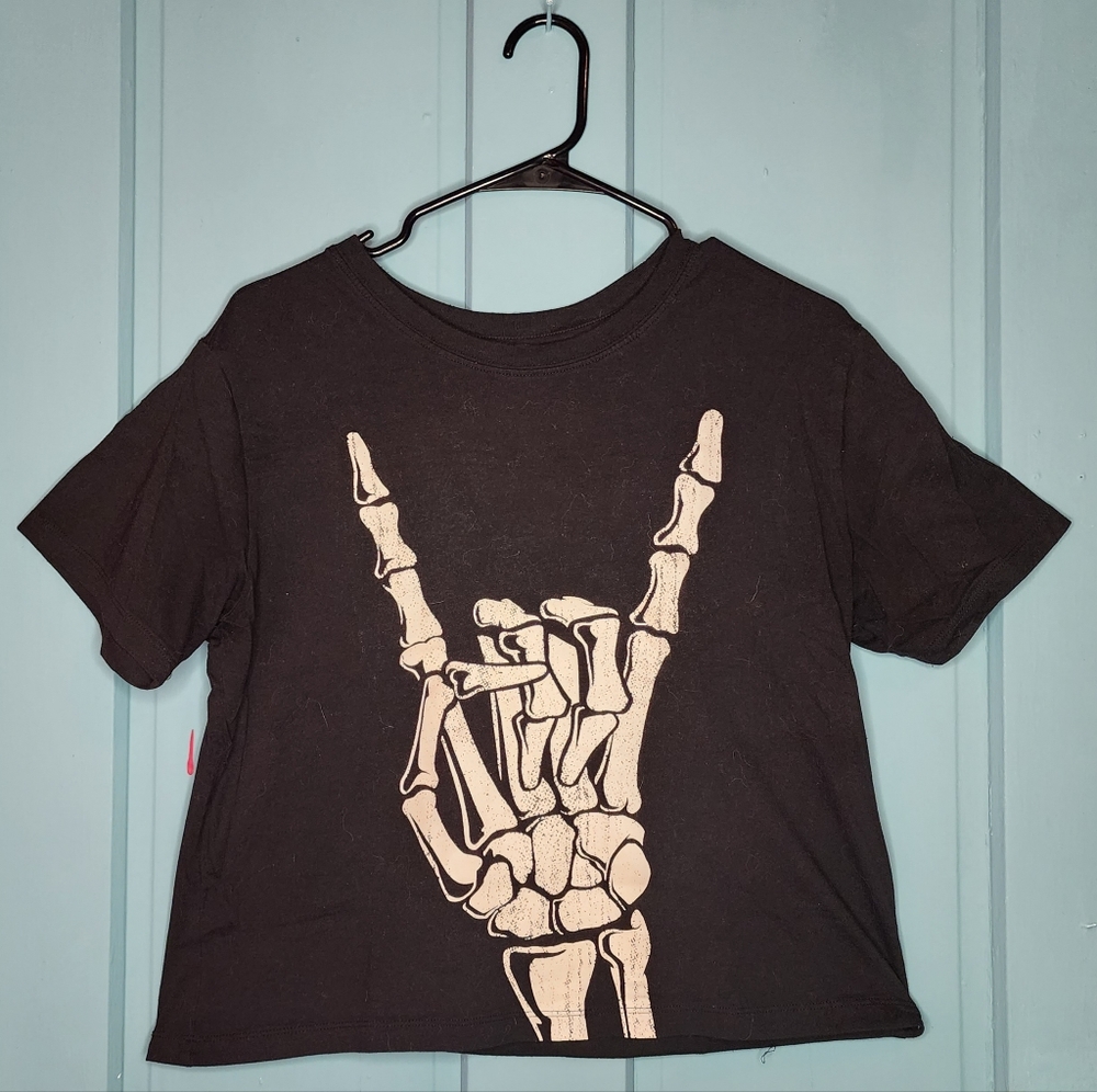 Rock N Roll skeleton hand cropped graphic tee